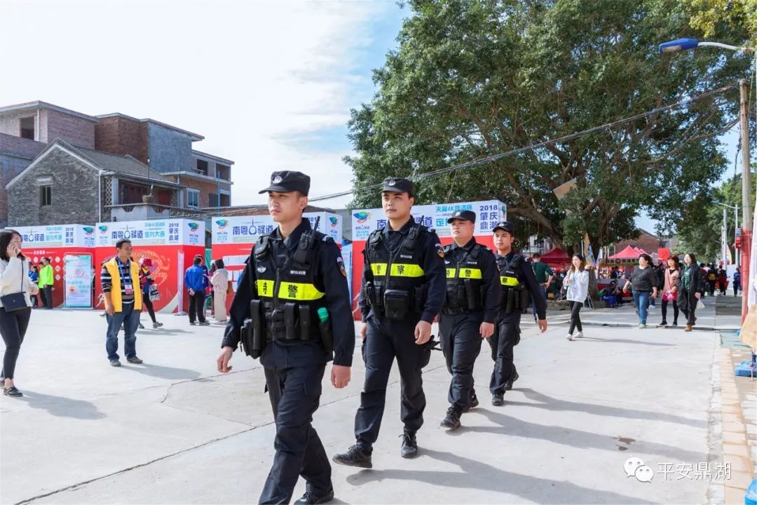 代表委员话开局｜李丽：推动无障碍环境建设与城市更新深度融合让城市更有温度(图1)