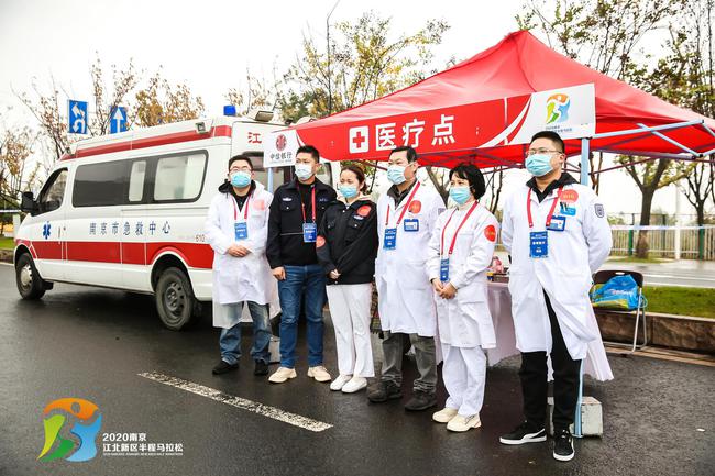 南北俩“半马”同天开跑看不同风景(图1)