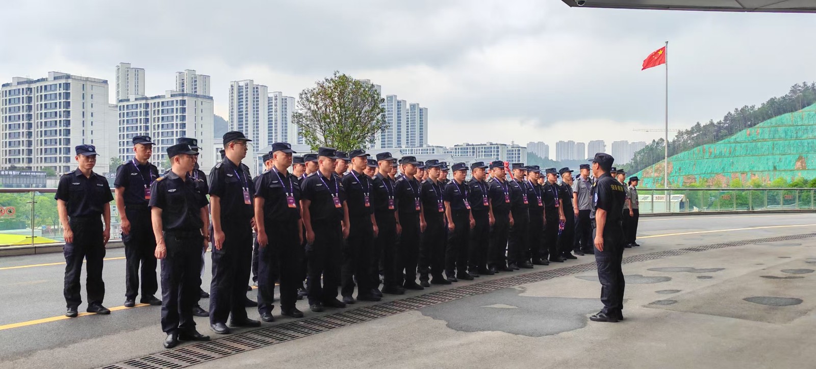 护航赛事！见证“仙马”42195公里的温暖接力(图1)