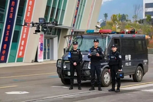 赛场安保人员坚守幕后为百队杯顺利举办撑起安全屏障(图1)